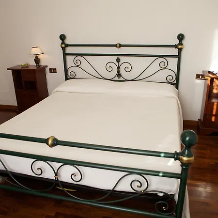 Alojamento de Turismo Rural Agriturismo La Rocca Marsia