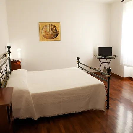 Agriturismo La Rocca Κατάλυμα σε φάρμα *